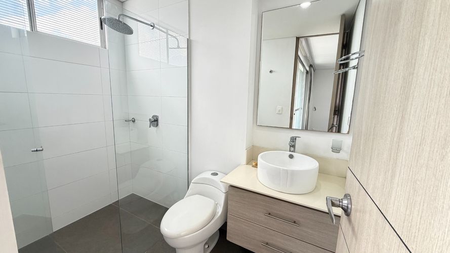Apartamento de 2 alcobas en venta en El Castillo, Medellín, 90 m² · foto 18 de 23