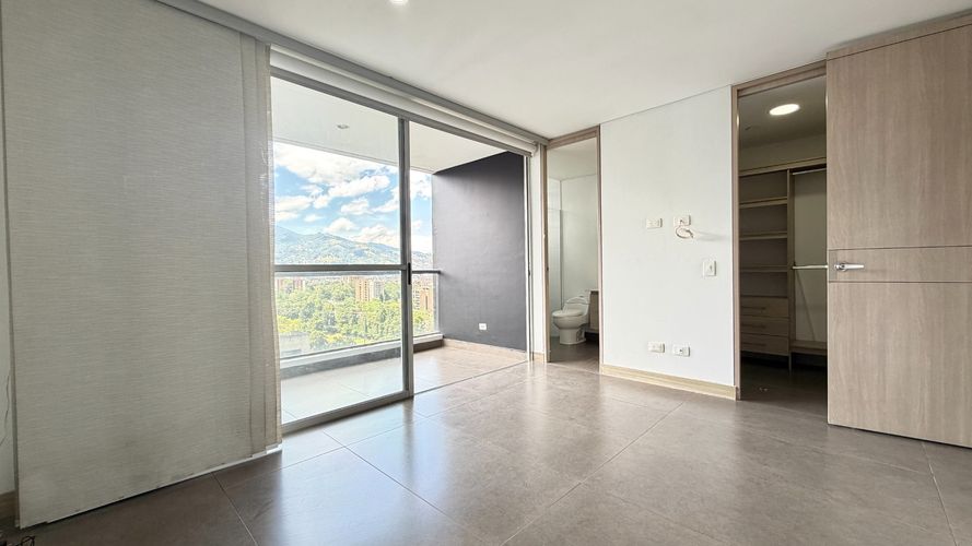 Apartamento de 2 alcobas en venta en El Castillo, Medellín, 90 m² · foto 16 de 23