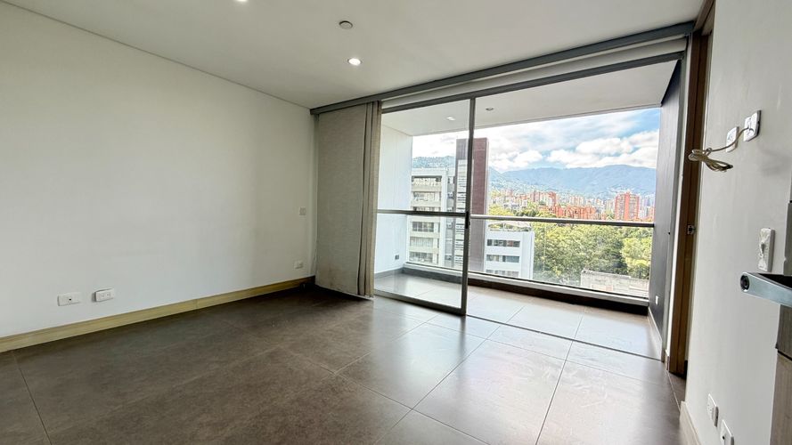 Apartamento de 2 alcobas en venta en El Castillo, Medellín, 90 m² · foto 14 de 23