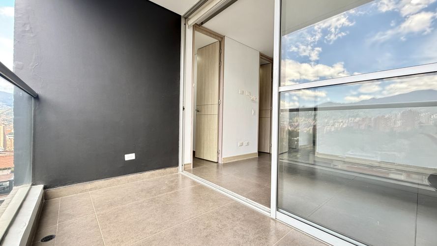 Apartamento de 2 alcobas en venta en El Castillo, Medellín, 90 m² · foto 17 de 23