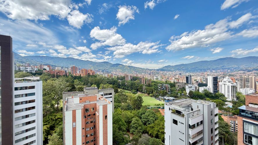 Apartamento de 2 alcobas en venta en El Castillo, Medellín, 90 m² · foto 21 de 23