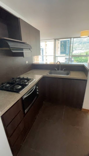 Apartamento en arriendo en Loma Del Esmeraldal, Envigado · foto 3 de 9