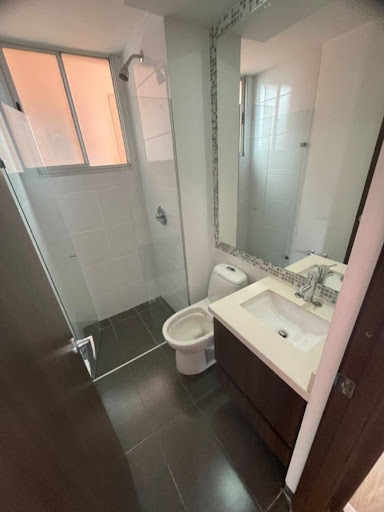 Apartamento en arriendo en Loma Del Esmeraldal, Envigado · foto 6 de 9
