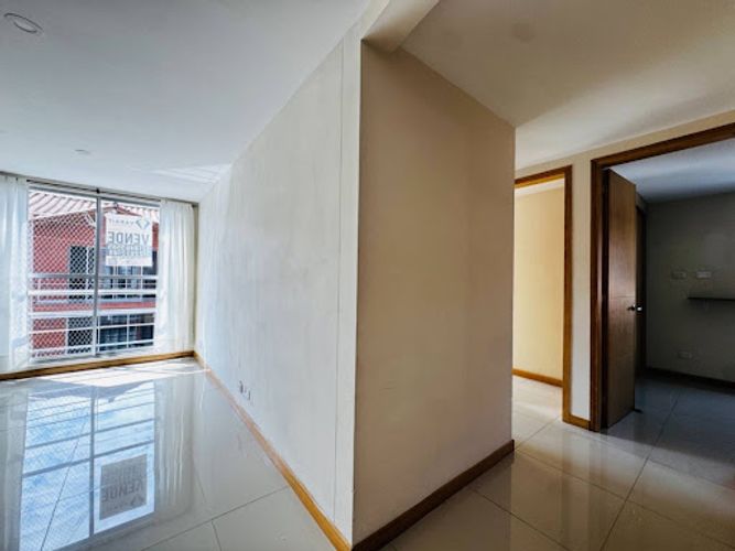 Apartamento de 3 alcobas en venta en La Ceja, 56 m² · foto 2 de 14