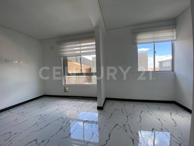 Apartamento de 1 alcoba en venta en Nariño Sur, Bogotá, 33 m² · foto 2 de 9