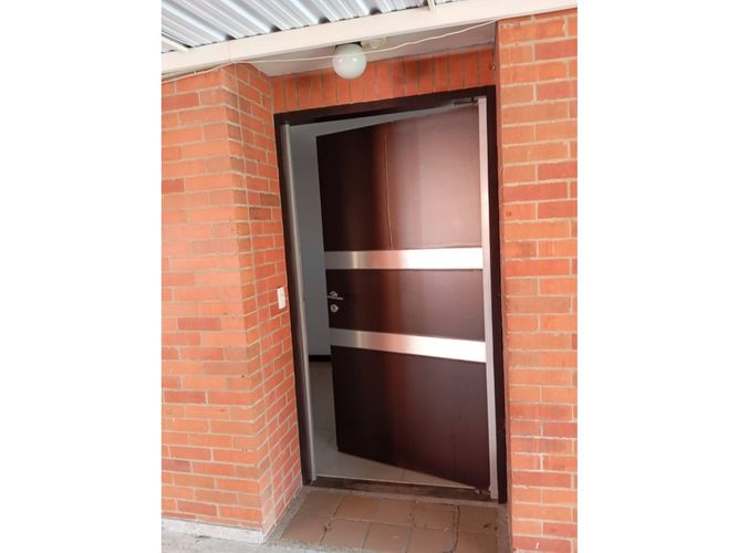Casa de 4 alcobas en venta en El Castillo, Jamundí, 200 m² · foto 4 de 10