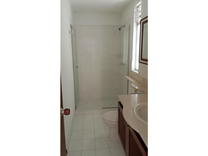 Casa de 4 alcobas en venta en El Castillo, Jamundí, 200 m² · foto 5 de 10
