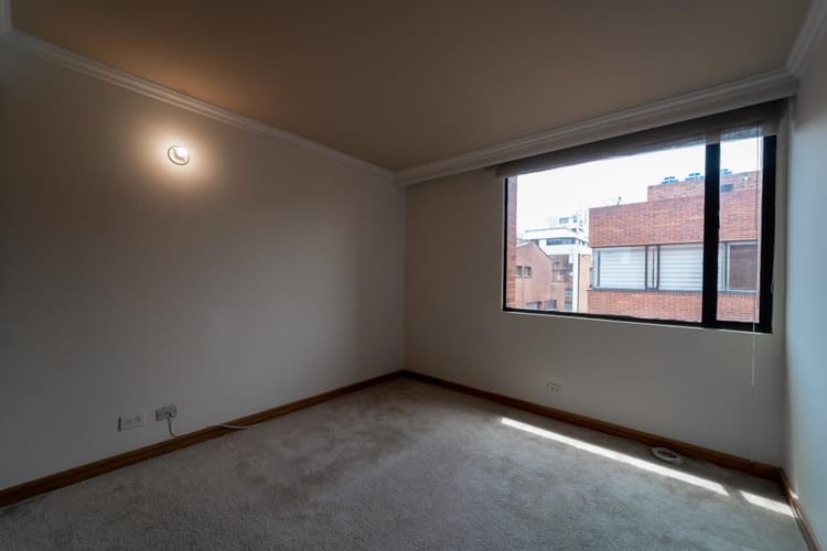 Apartamento de 3 alcobas en venta en Chico Norte, Bogotá, 141 m² · foto 9 de 12