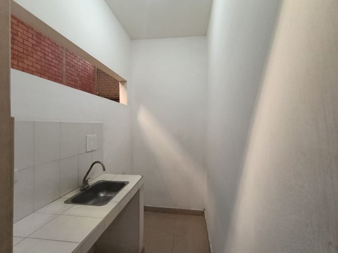 Bodega en arriendo en Urb. Vallejo, Montería, 1500 m² · foto 5 de 12