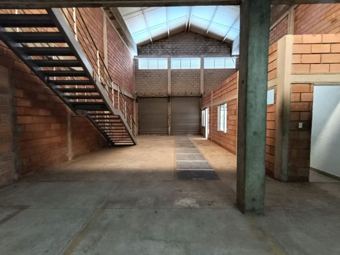 Bodega en arriendo en Urb. Vallejo, Montería, 1500 m² · foto 11 de 12