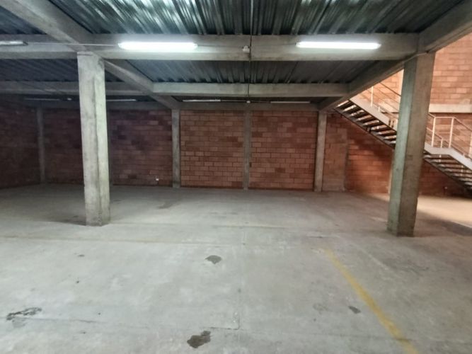 Bodega en arriendo en Urb. Vallejo, Montería, 1500 m² · foto 12 de 12
