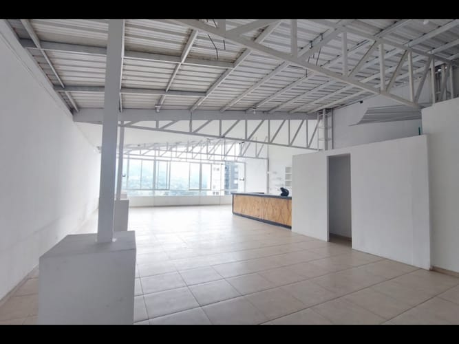 Local en arriendo en Urbanizacion El Eden De La Victoria, Armenia, 137 m² · foto 2 de 8
