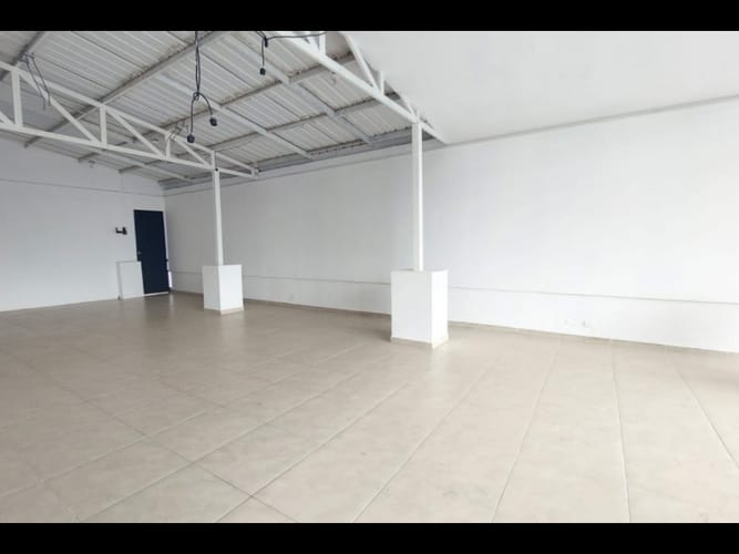 Local en arriendo en Urbanizacion El Eden De La Victoria, Armenia, 137 m² · foto 4 de 8