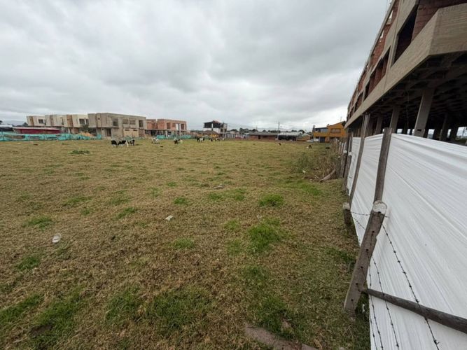 Lote en venta en Cota, 2300 m² · foto 9 de 11
