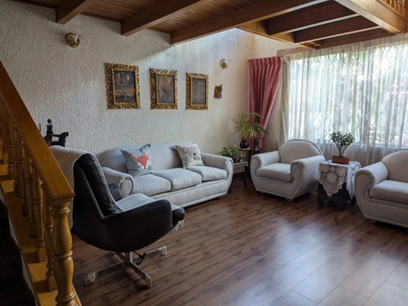 Casa en venta en Villa Magdala, Bogotá · foto 2 de 11