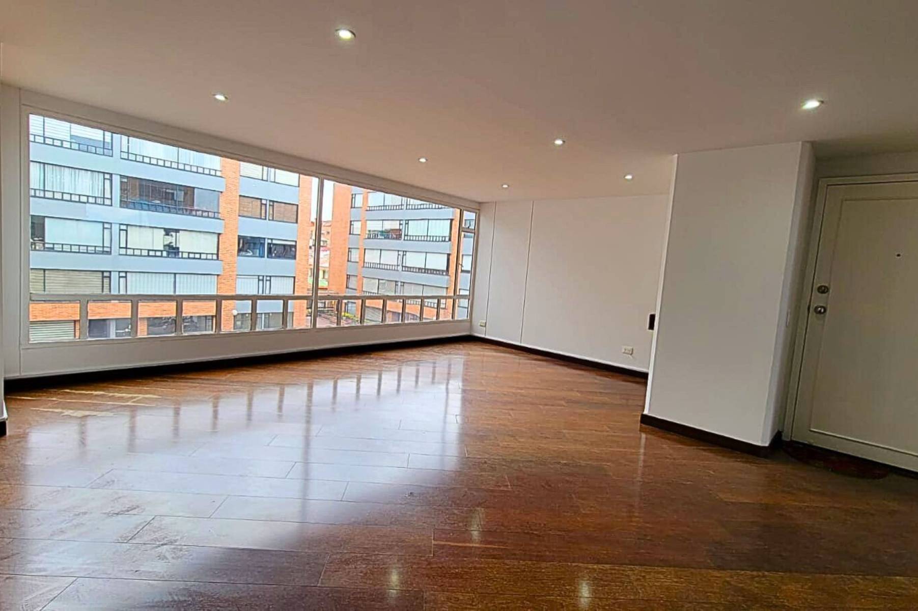 Apartamento en venta en Alhambra, Bogotá · foto 3 de 19