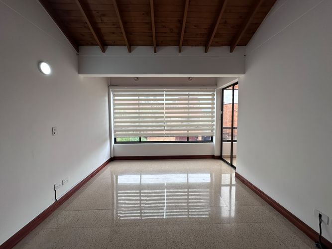 Casa de 4 alcobas en arriendo en El Poblado, Medellín, 305 m² · foto 16 de 20