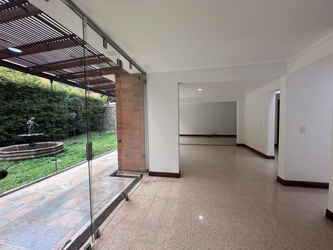 Casa de 4 alcobas en arriendo en El Poblado, Medellín, 305 m² · foto 20 de 20