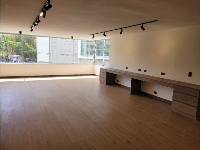Apartamento en venta en El Poblado, Medellín · foto 3 de 16