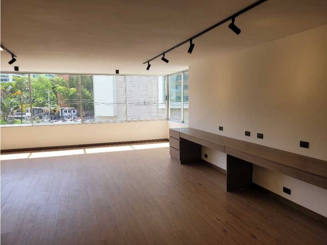 Apartamento en venta en El Poblado, Medellín · foto 4 de 16