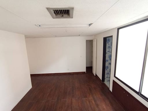 Oficina en arriendo en Milla De Oro, Medellín, 35 m² · foto 3 de 8