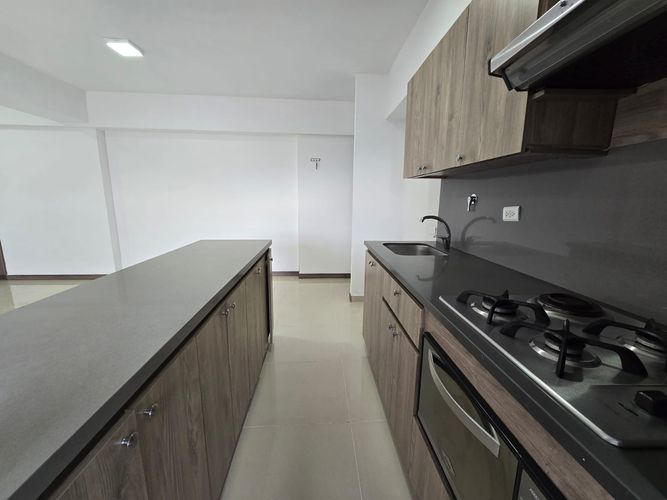 Apartamento de 3 alcobas en venta en Las Lomitas, Sabaneta, 77 m² · foto 11 de 24