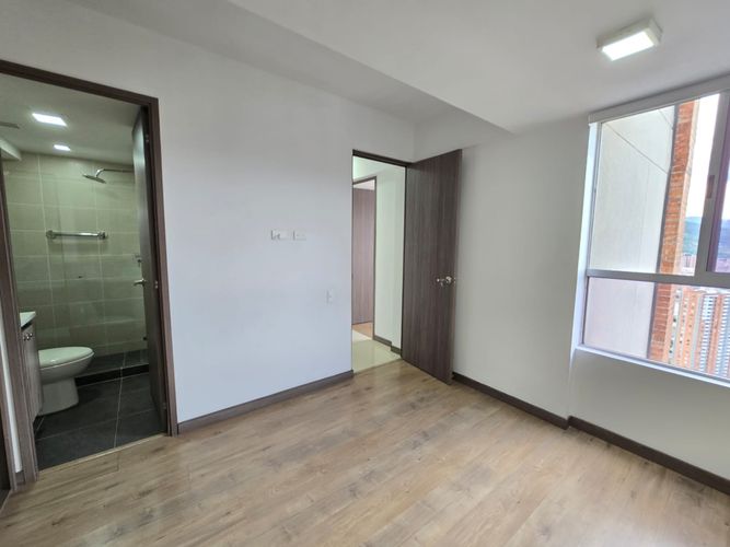Apartamento de 3 alcobas en venta en Las Lomitas, Sabaneta, 77 m² · foto 13 de 24