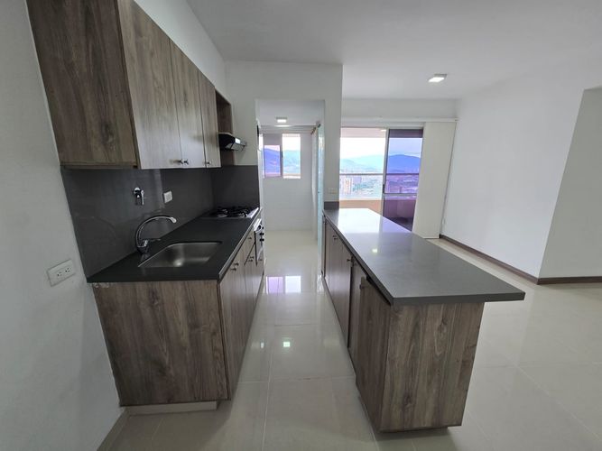 Apartamento de 3 alcobas en venta en Las Lomitas, Sabaneta, 77 m² · foto 7 de 24