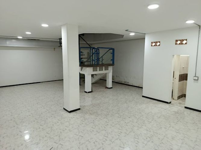 Local en arriendo en El Chagualo, Medellín, 150 m² · foto 5 de 10