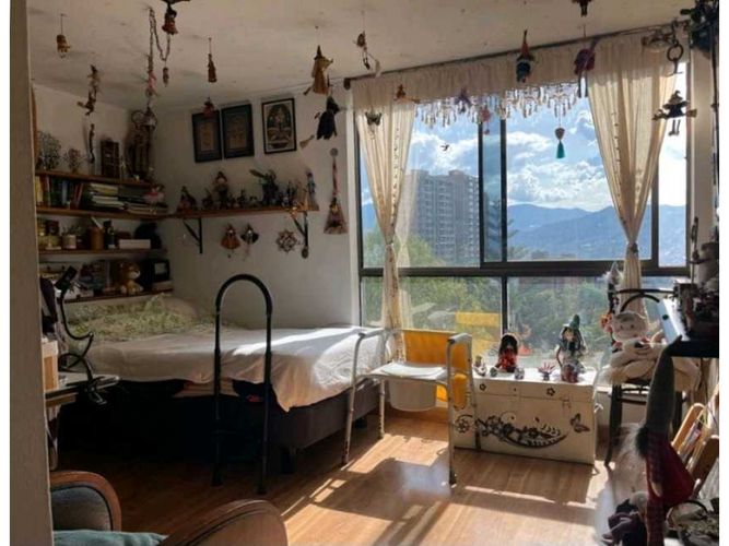 Apartamento de 2 alcobas en venta en El Poblado, Medellín, 128 m² · foto 7 de 10