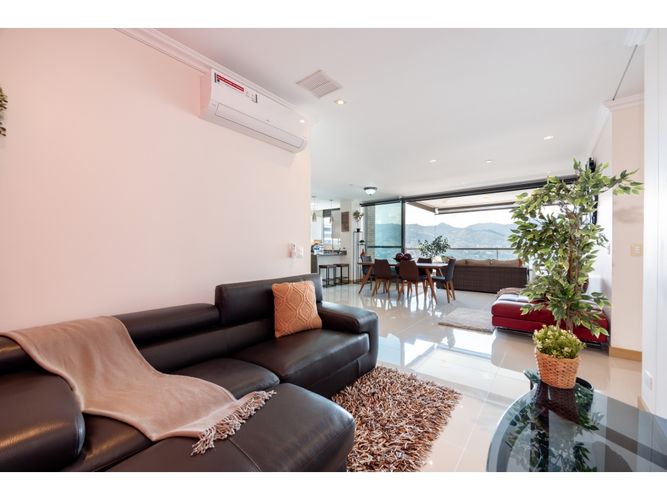 Apartamento en venta en El Poblado, Medellín · foto 6 de 24