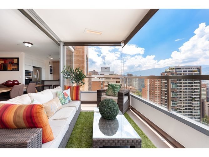 Apartamento en venta en El Poblado, Medellín · foto 11 de 24