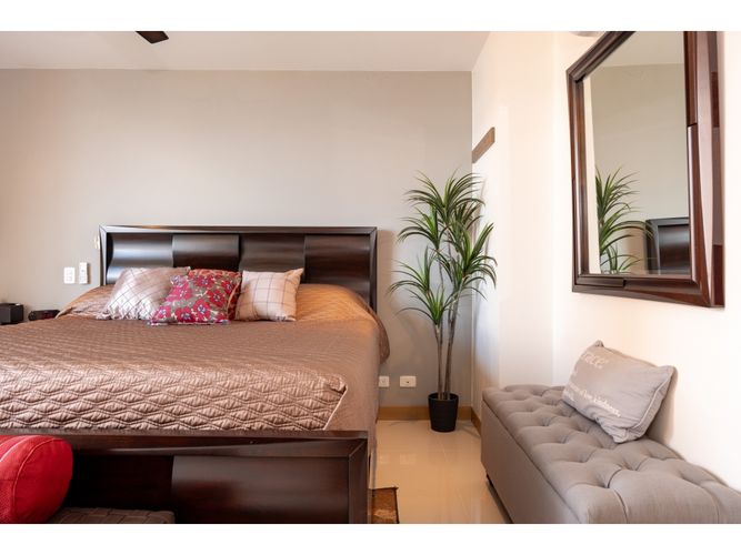 Apartamento en venta en El Poblado, Medellín · foto 15 de 24