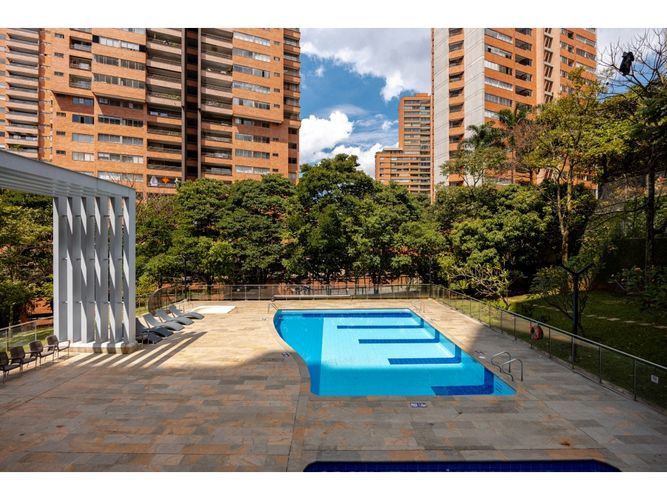 Apartamento en venta en El Poblado, Medellín · foto 20 de 24