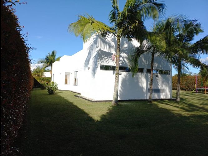 Casa de 4 alcobas en venta en Llano Grande, Rionegro, 350 m² · foto 4 de 24