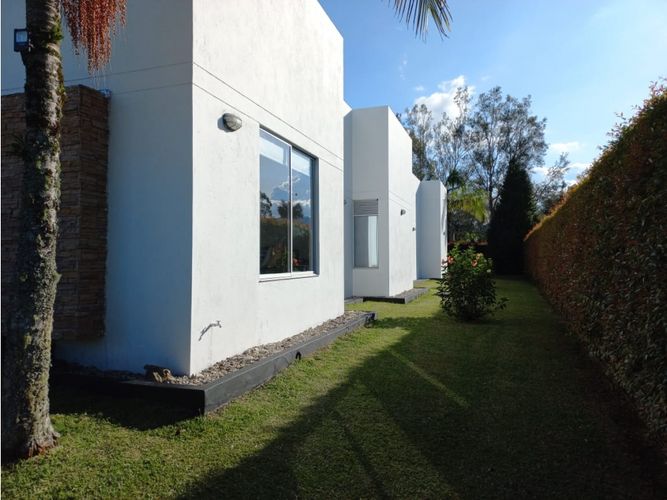 Casa de 4 alcobas en venta en Llano Grande, Rionegro, 350 m² · foto 10 de 24