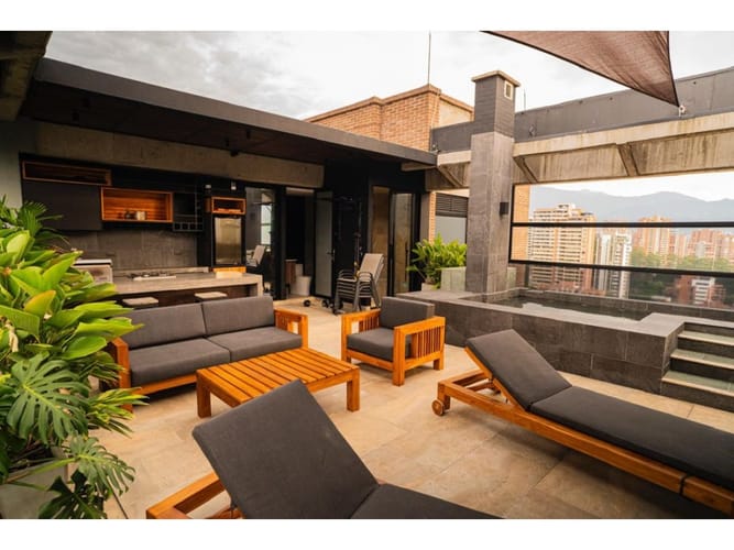 Apartamento de 1 alcoba en venta en Los Balsos, Medellín, 205 m² · foto 3 de 7