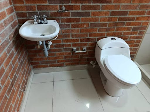 Oficina en arriendo en Loma De San Julian, Medellín, 64 m² · foto 5 de 8