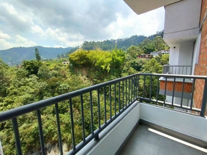 Apartamento de 2 alcobas en arriendo en Loma De San Jose, Sabaneta, 55 m² · foto 18 de 22