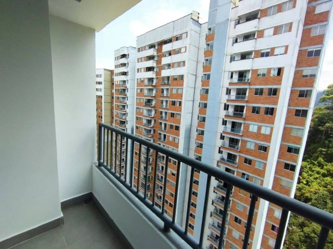 Apartamento de 2 alcobas en arriendo en Loma De San Jose, Sabaneta, 55 m² · foto 19 de 22