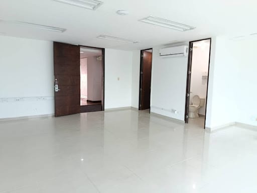 Oficina en arriendo en Milla De Oro, Medellín, 47 m² · foto 4 de 8