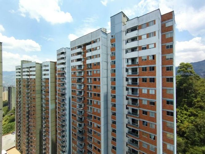 Apartamento de 2 alcobas en arriendo en Loma De San Jose, Sabaneta, 55 m² · foto 21 de 22