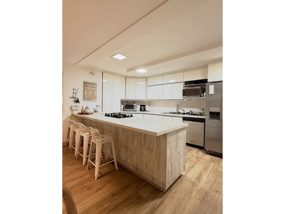 Apartamento en venta en El Poblado, Medellín · foto 4 de 21