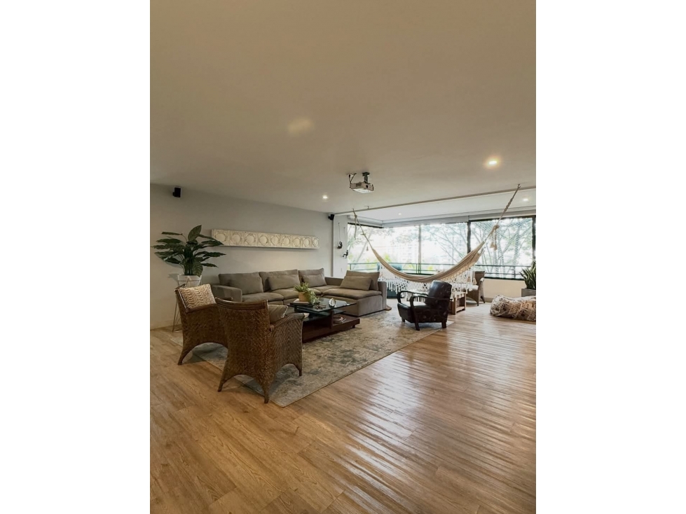 Apartamento en venta en El Poblado, Medellín · foto 6 de 21