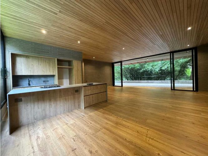 Apartamento en venta en El Poblado, Medellín · foto 2 de 18
