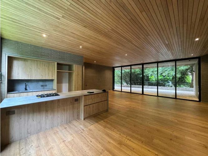 Apartamento en venta en El Poblado, Medellín · foto 3 de 18