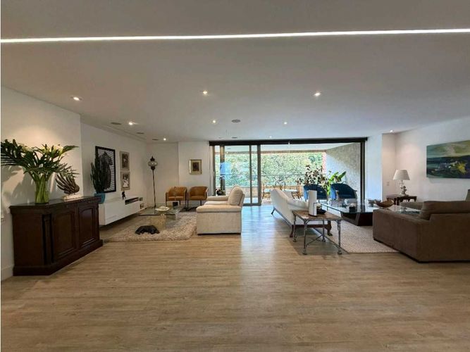 Apartamento de 3 alcobas en venta en El Tesoro, Medellín, 266 m² · foto 3 de 19