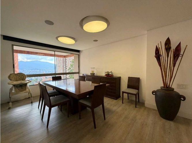 Apartamento de 3 alcobas en venta en El Tesoro, Medellín, 266 m² · foto 6 de 19