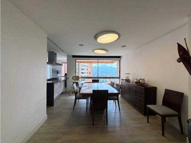 Apartamento de 3 alcobas en venta en El Tesoro, Medellín, 266 m² · foto 7 de 19