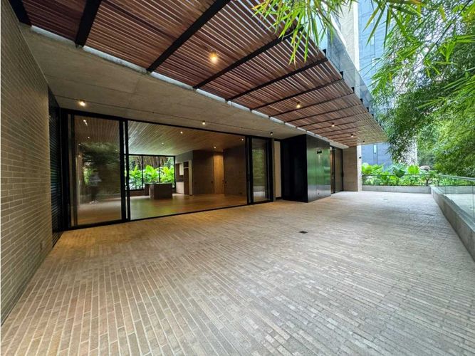 Apartamento en venta en El Poblado, Medellín · foto 8 de 18